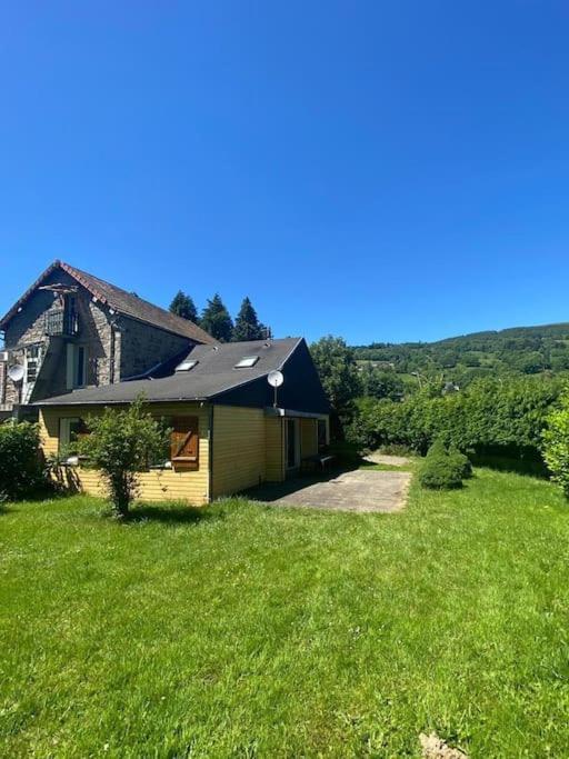 Maison Lumineuse Et Spacieuse Avec Terrain La Bourboule Exterior photo